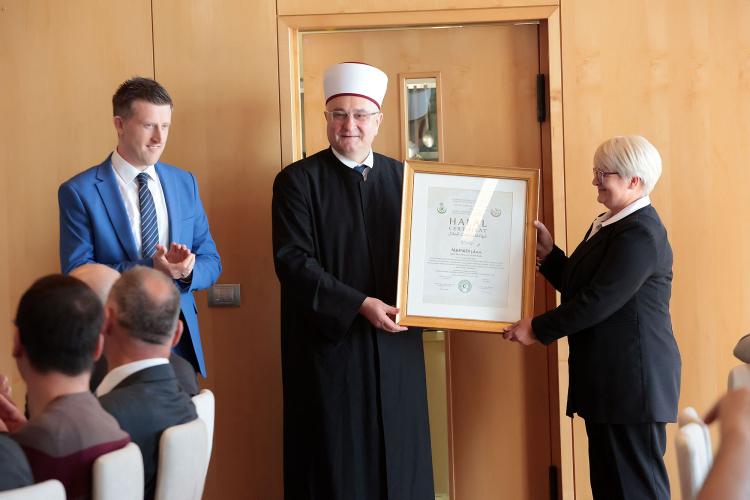 akademik muftija Aziz hasanović i dr.sc. rukovoditelje Centra za certificiranje halal kvalitete